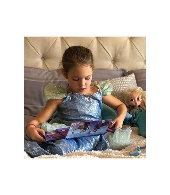 Disney Frozen 2 - Townley Girl Cosmetic Compact Set com espelho 22 brilhos labiais, 4 brilhos corporais, 6 pincéis coloridos, po