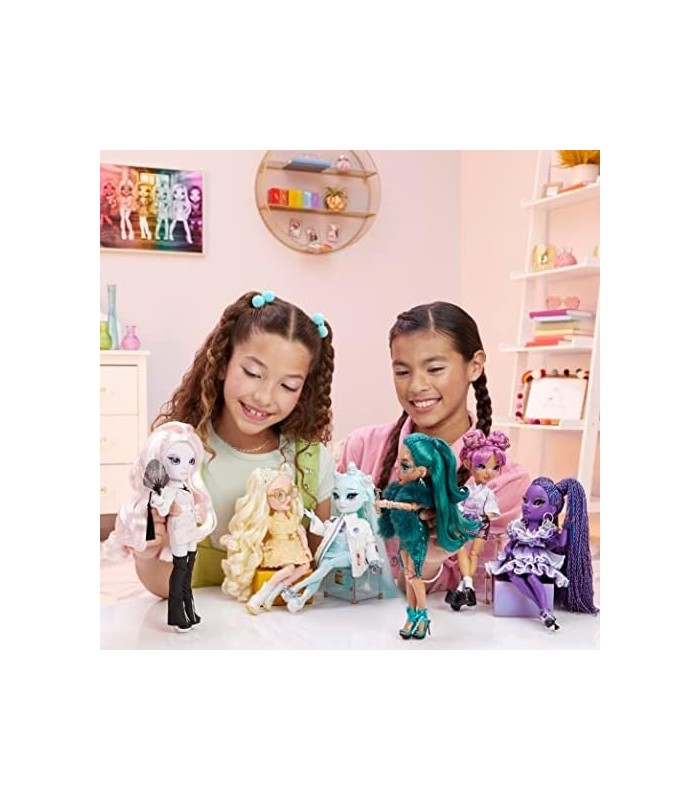 Rainbow Shadow Karla Choupette- Pink Fashion Doll. Roupa da moda e mais de 10 acessórios coloridos para brincar. Ótimo presente