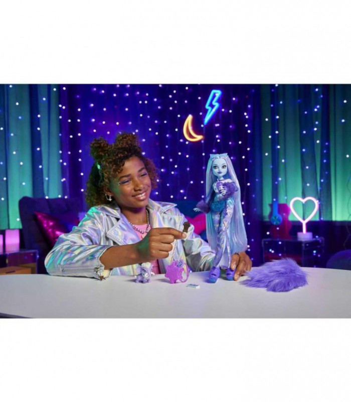 , boneca fashion Abbey Bominable Yeti com mamute de estimação e acessórios temáticos