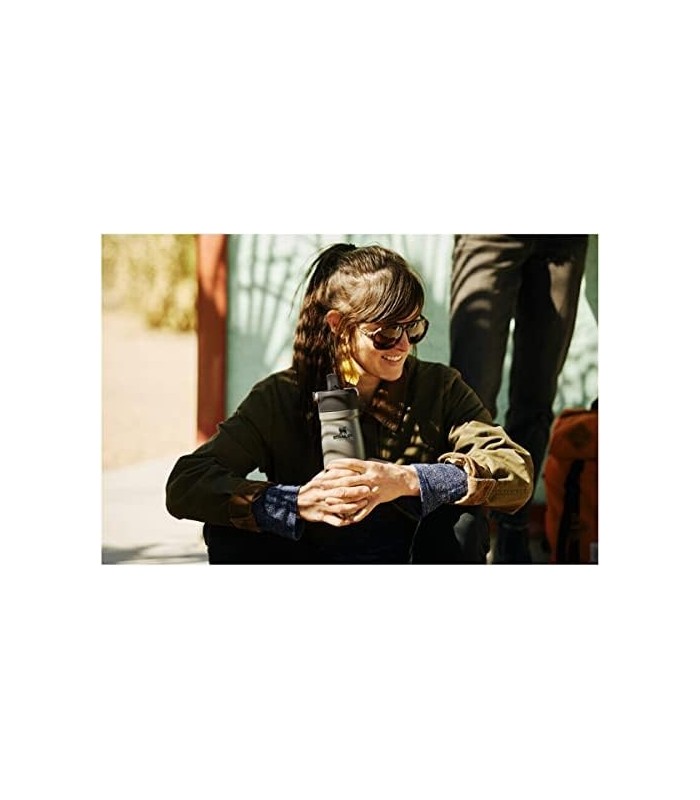 Jarro de água de aço inoxidável Stanley IceFlow com canudo, garrafa de água isolada a vácuo para casa e escritório, copo reutili